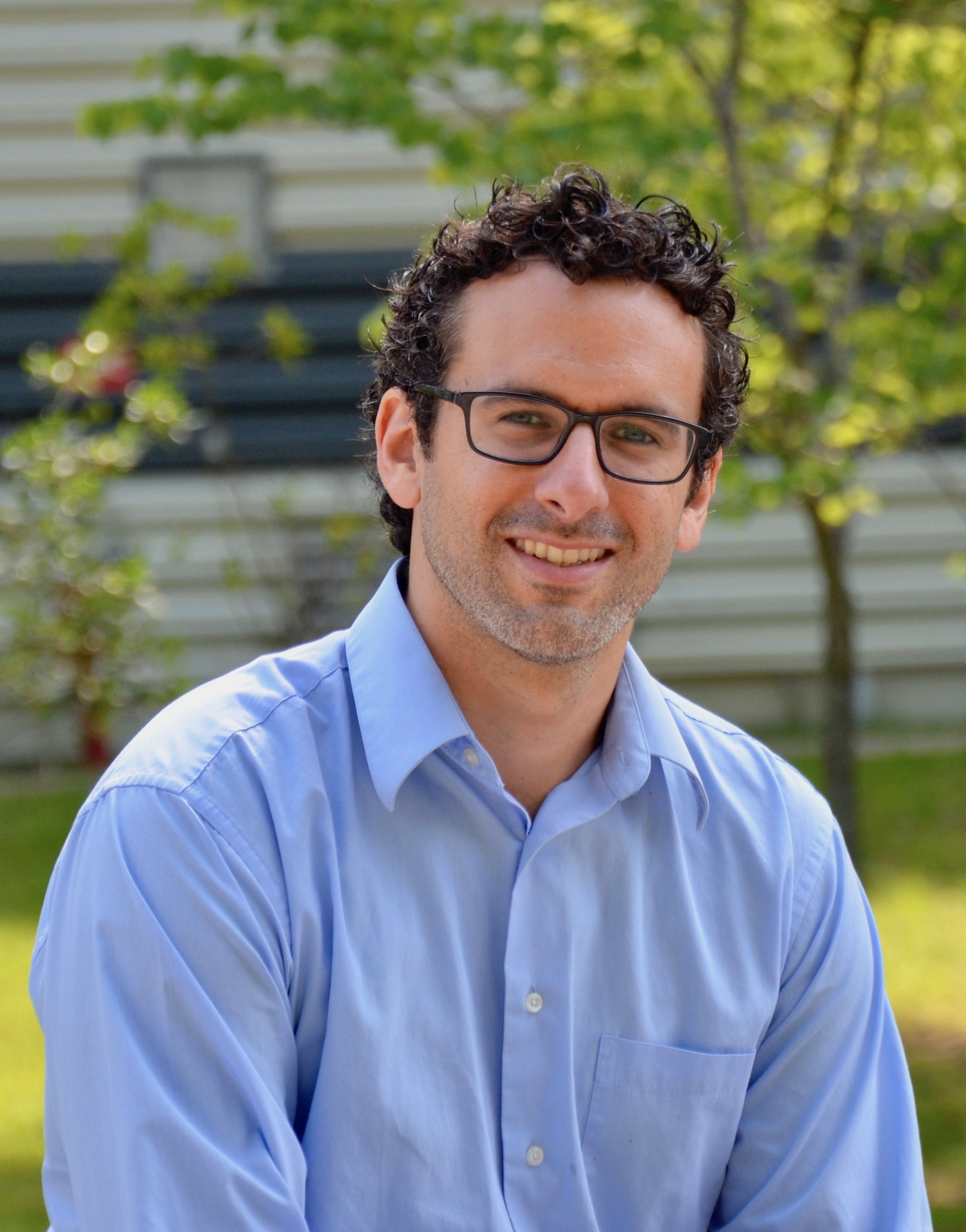 Headshot of Raul Briceno